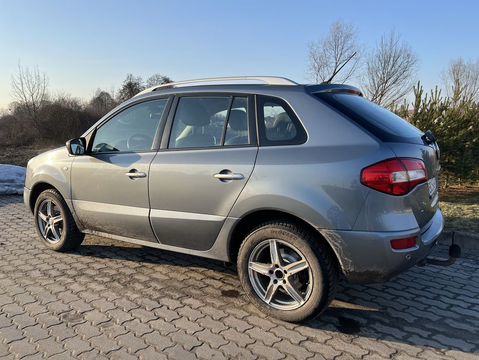 Машина Renault Koleos