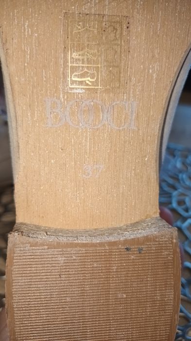 Eleganckie botki Booci 37.