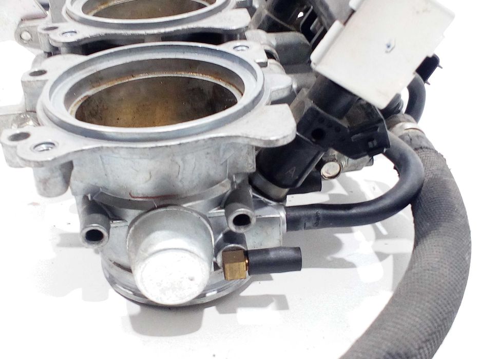 Triumph tiger 800 przepustnice wtryski komplet wtrysk tps