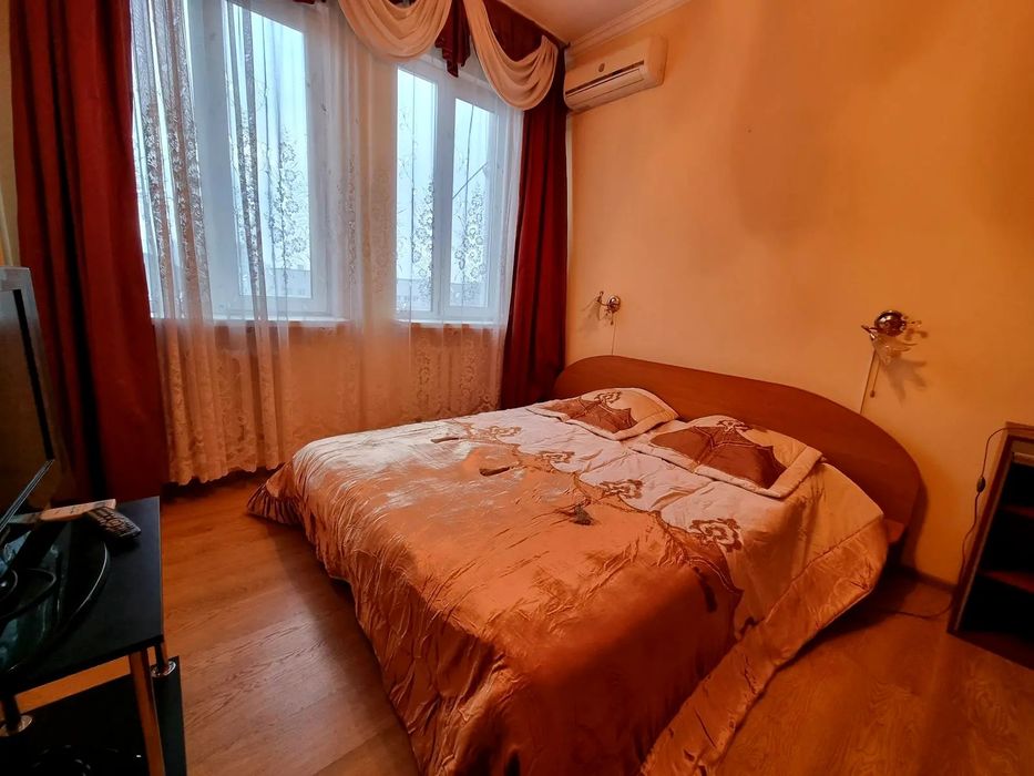 Оренда 2 кім 64 кв.м  Центр метро Університет вул Саксаганського 121