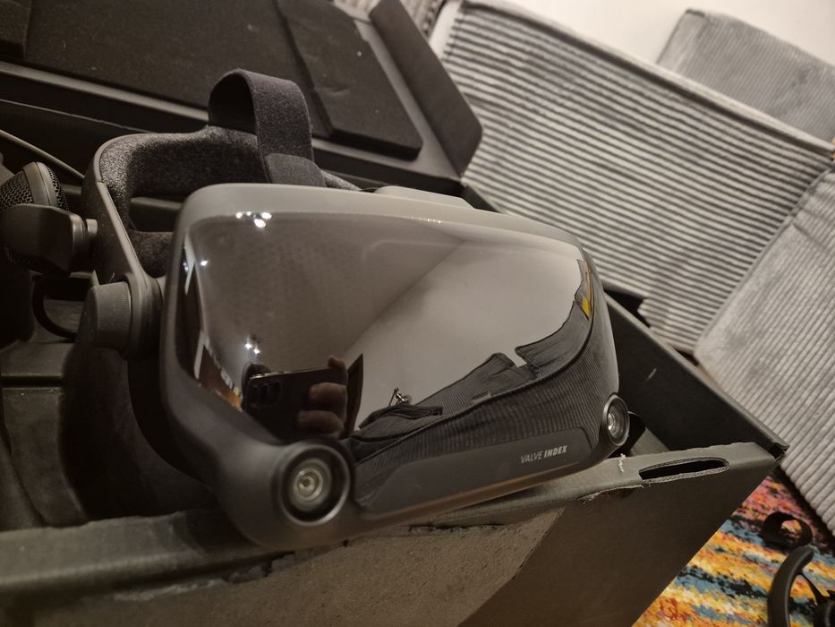 Valve Index – komplet, stan bdb+ – użyte < 10 h