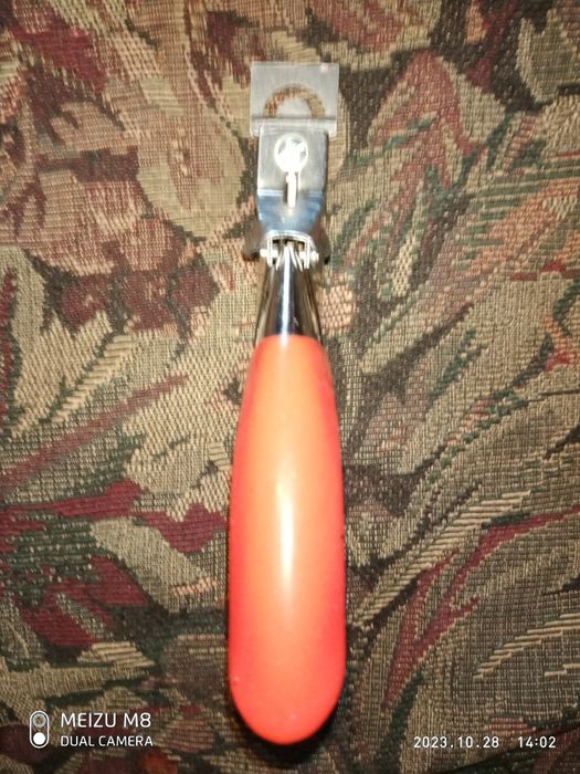 Маникюрные кусачки новые.