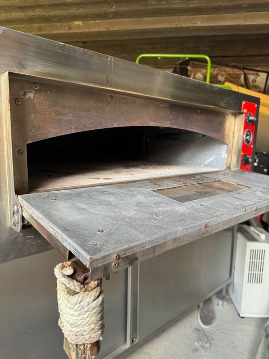 Piec jednokomorkowy 4 pizzy, stól gratis