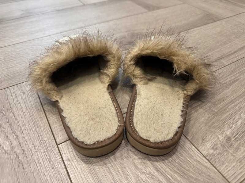 Kapcie laczki skórzane ocieplane z futerkiem kremowe kotek 39