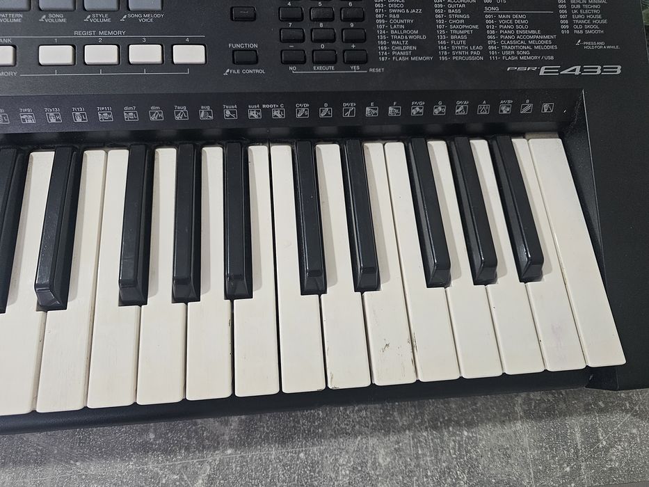 Keyboard Yamaha psr-e433
