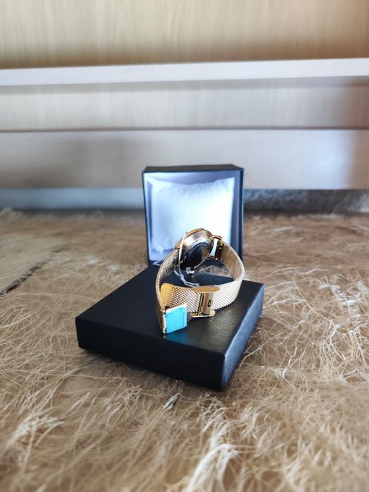Relógio de pulso Senhora dourado em aço da Skyline