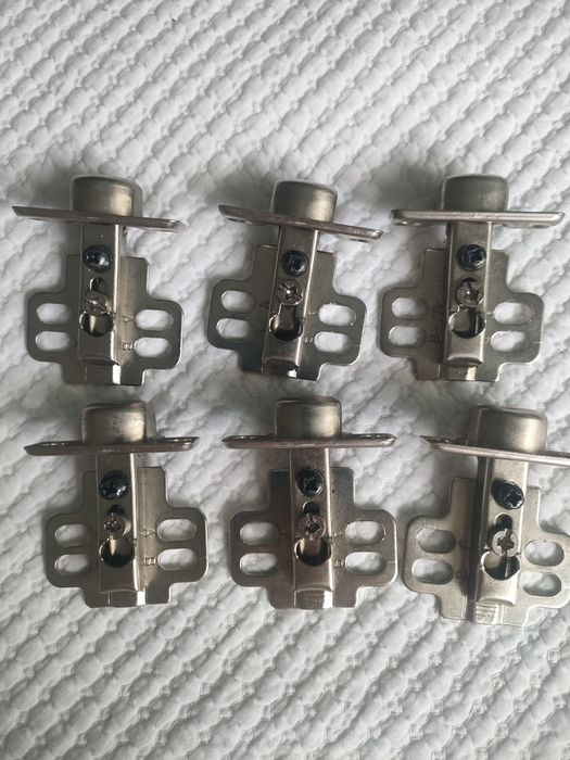 6 Cabinet Hinges64750964325507120