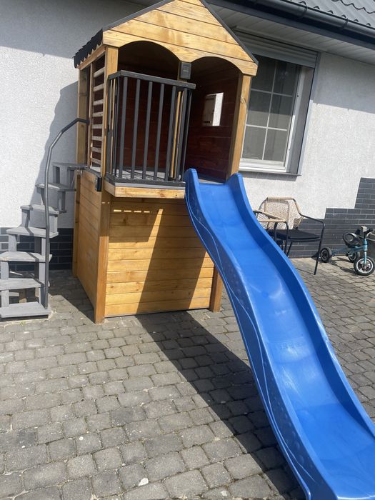 Plac zabaw domek solidny ze skrytka na zabawki