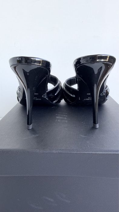 Szpilki Saint Laurent