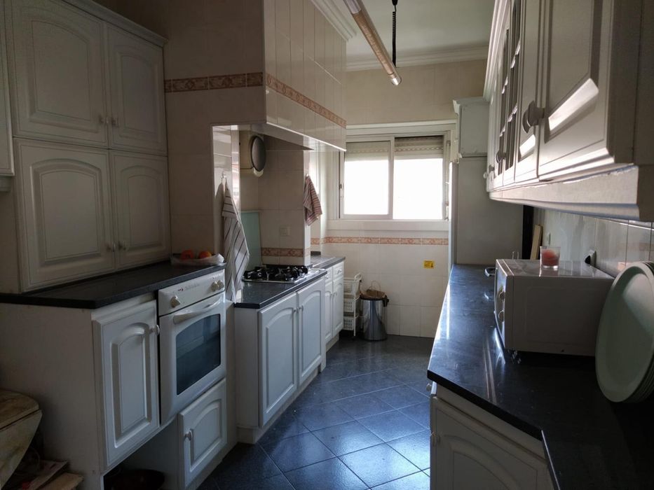 Quarto Individual para Estudante em Alvalade - Lisbon | Metro 5 min | Despesas Incluídas
