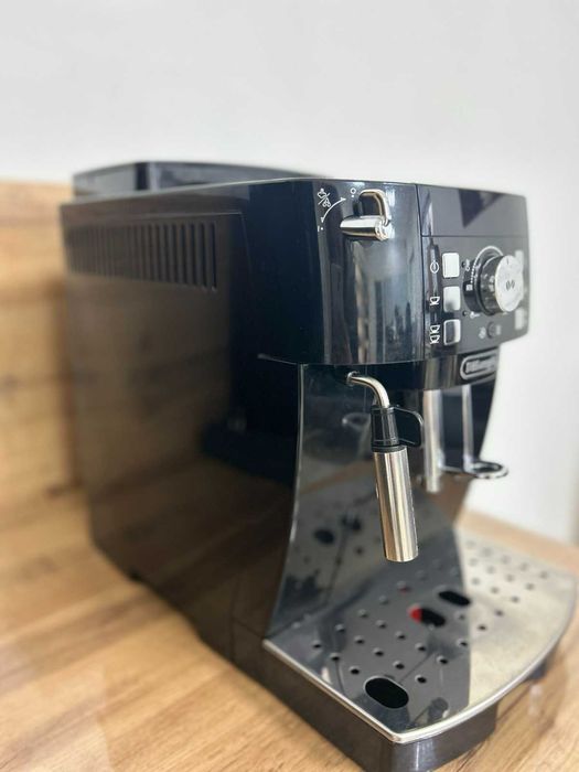 Delonghi ECAM 21.116.B Кавова машина