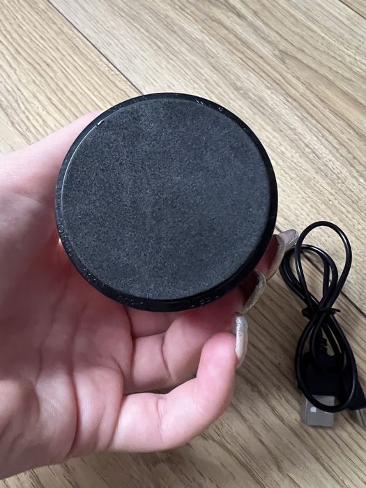 Mini głośnik z kablem w zestawie