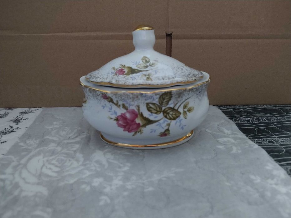 Porcelanowa musztardniczka dipówka bombonierka Złota Róża