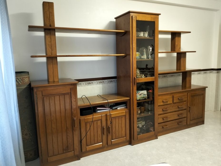 Móvel de sala e mesa