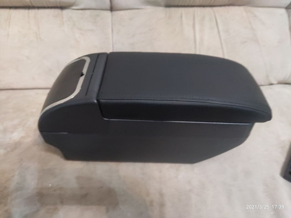 Подлокотник Citroen Berlingo Peugeot Partner