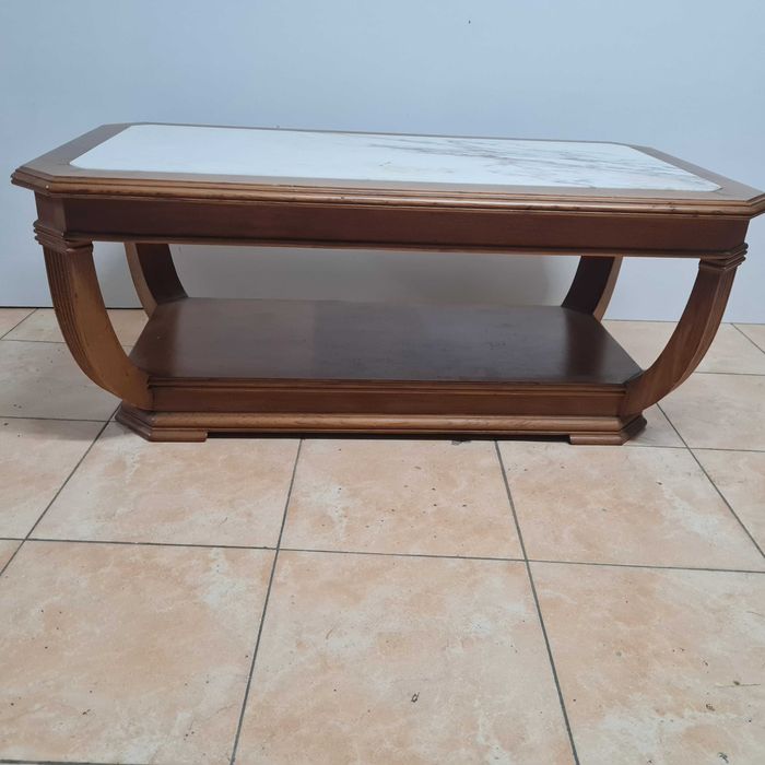 Mesa de centro com pedra mármore.