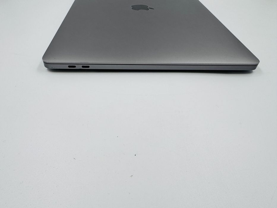 Apple Macbook Pro 16 2019 i7 64GB RAM 512GB SSD AMD 4GB IL6602