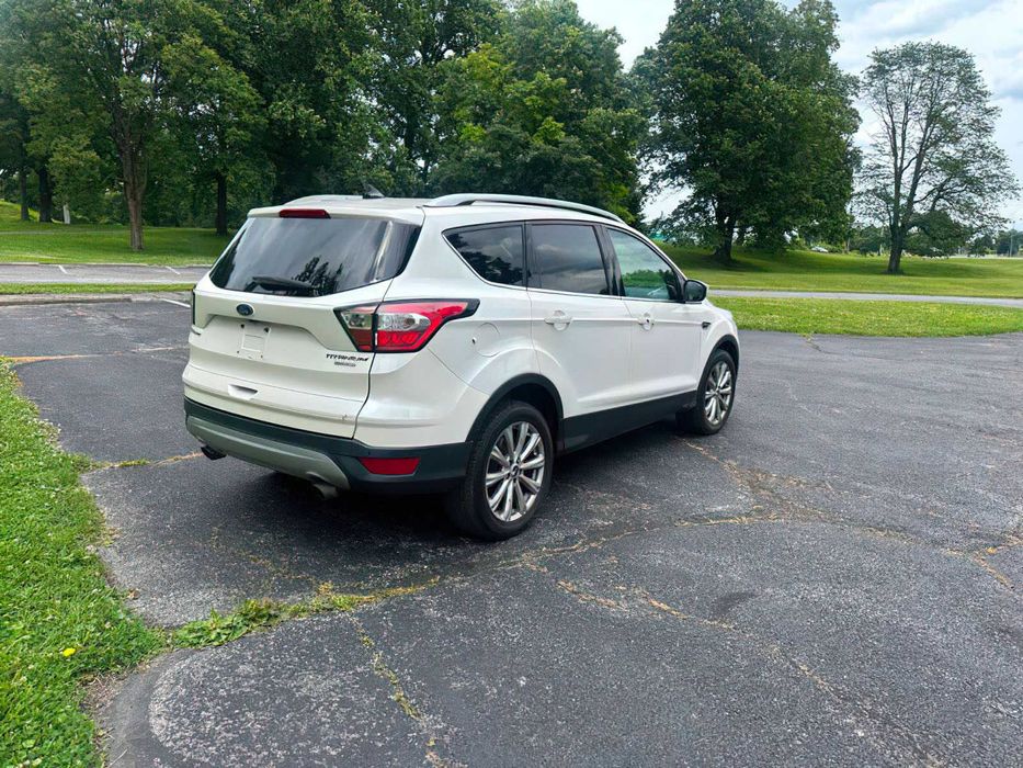 Ford Escape Titanium      2018