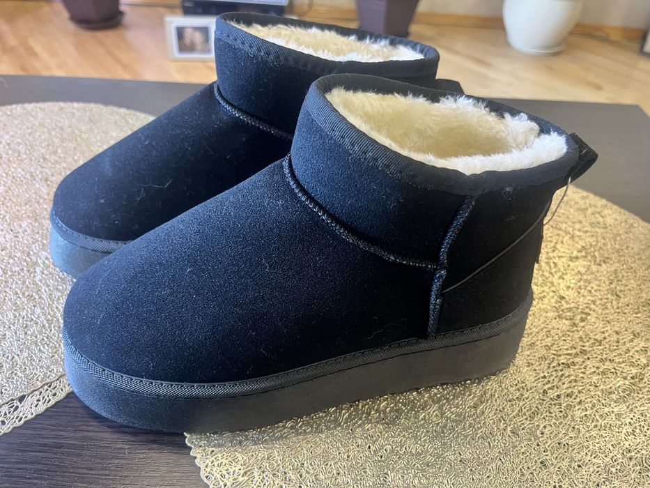 Взуття жіноче уги