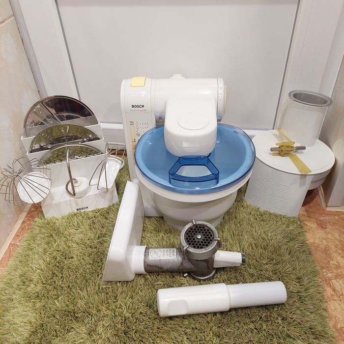 Кухонний комбайн бош bosch з терками і м'ясорубкою