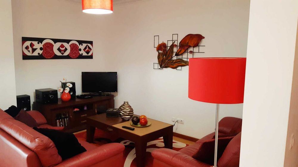 Apartamento Triplex T3+1 nas Caldas da Rainha em Condomínio com Piscina