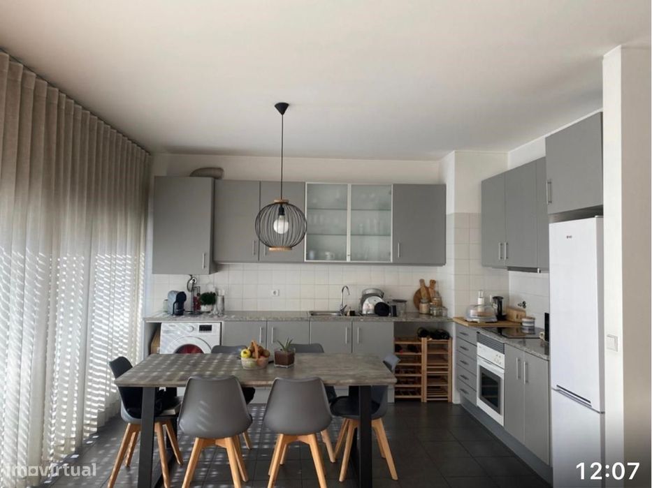 Apartamento T1 | Guimarães | Universidade | Mobilado | Varanda | Garag