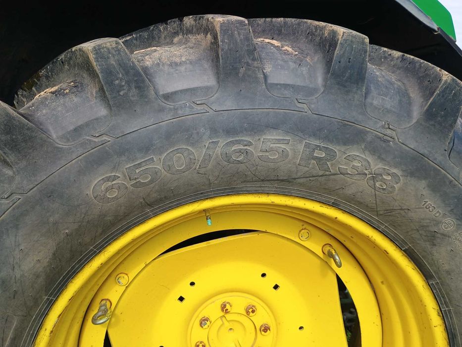 John Deere 6900