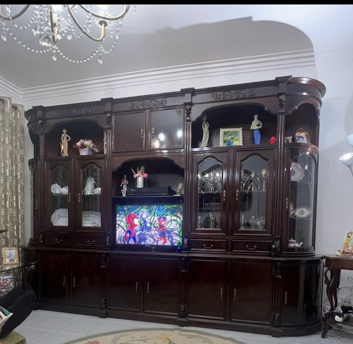Móvel de sala em mogno