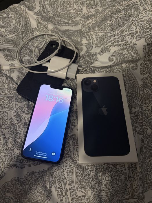 Iphone 13 128gb +case+ ladowarka