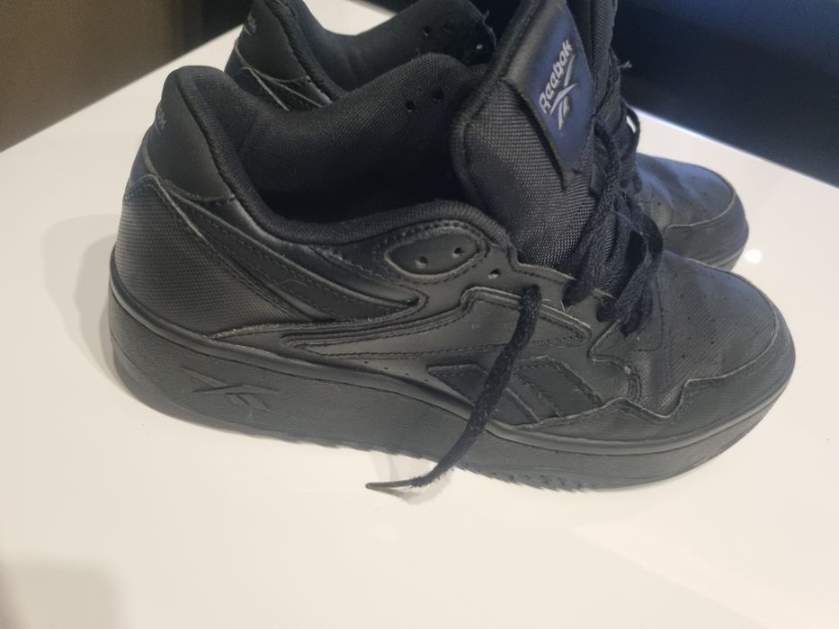 Sapatilhas pretas reebok