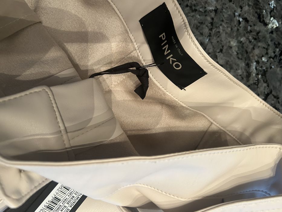 Spodenki skorzane Pinko z paskiem r.46