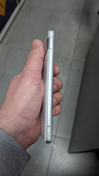 Google pixel 7а 8/128 неверлок хорошее состояние