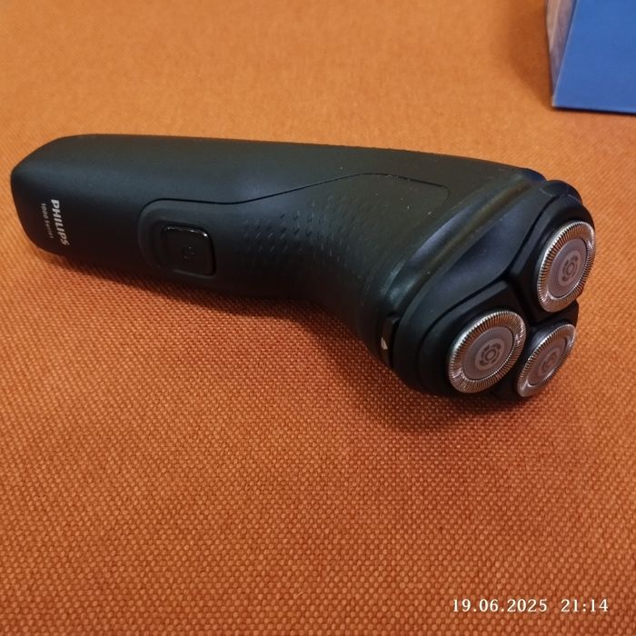 Электробритва Philips 1000 Series