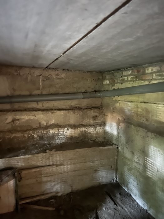 Продажа двоповерхового дуплекса - пів будинку - на Росі