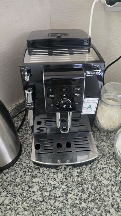 Maquina de café em grão e po
