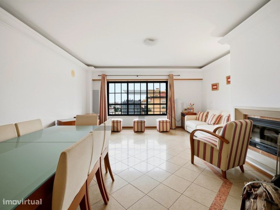 Excelente ApartamentoT3 para Arrendamento com Garagem Dupla e Vista...