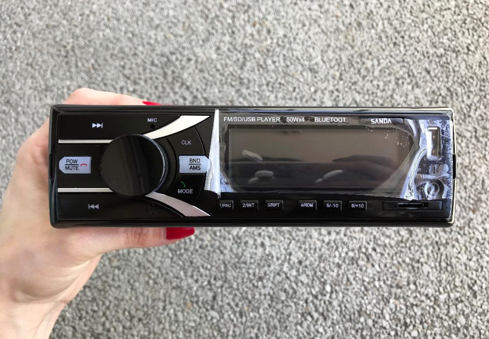 Auto Rádio Universal com Bluetooth / USB / Cartão SD / etc. - 1DIN