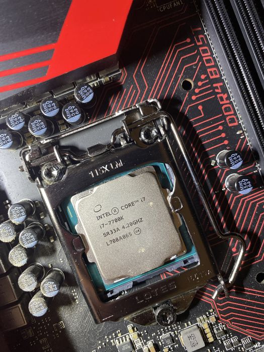 Intel i7 7700k (4.2Ghz) Quad Core com MSI Z170A Gaming M5