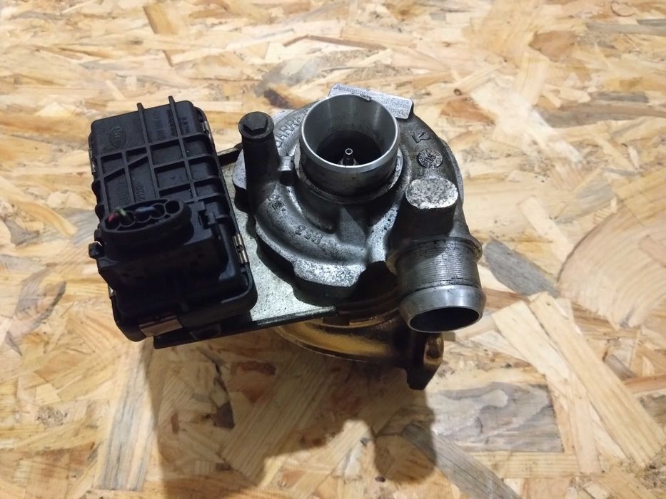 Турбіна Citroen C5 C6 Peugeot 407 607 2.7 HDI 4U3Q6K682AJ