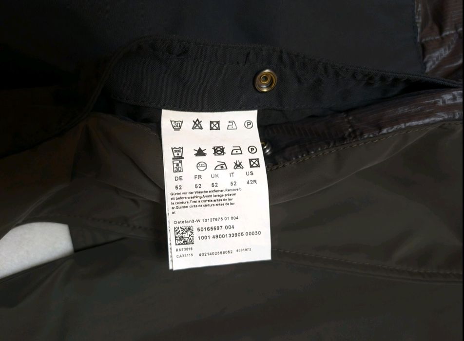 Плащь  пальто утеплений hugo boss M 52 розмір