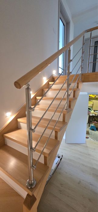 Cyklinowanie, renowacja podłóg oraz schodów.