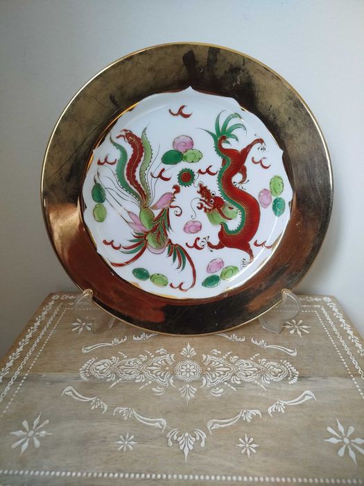 Antigo e Belíssimo Prato em Porcelana Oriental