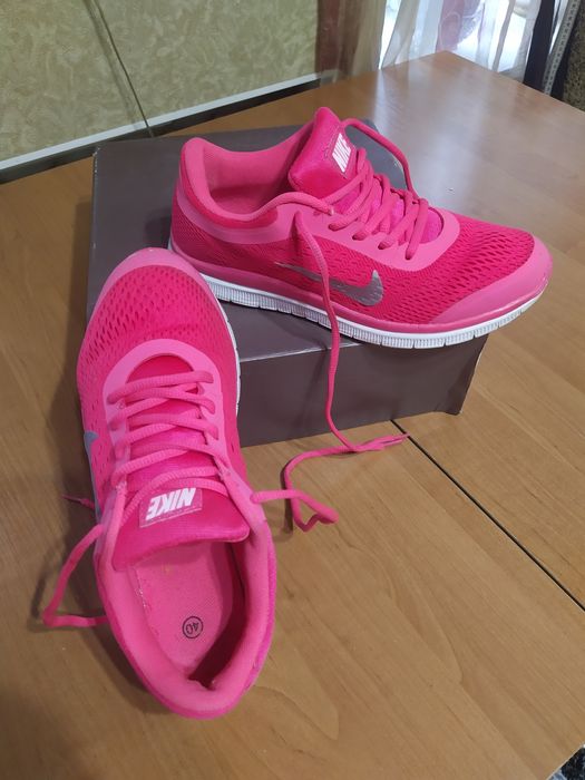 Летние красовки малиновые