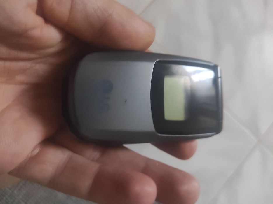 Telemóvel LG KG 120 Ler descrição