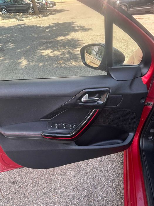 Peugeot 208 Impecavel