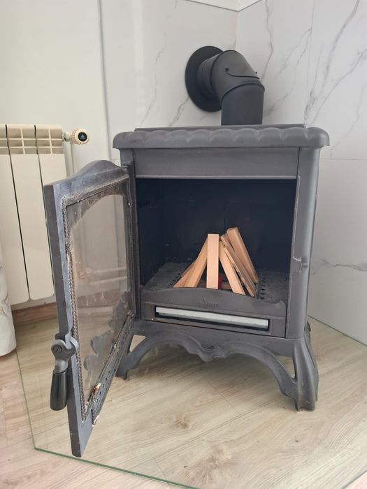 Piecyk żeliwny koza wraz z kominem