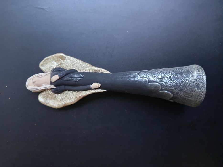 Anioł ceramiczny