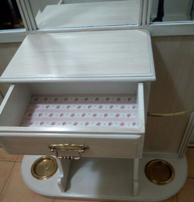 Móvel de entrada restaurado