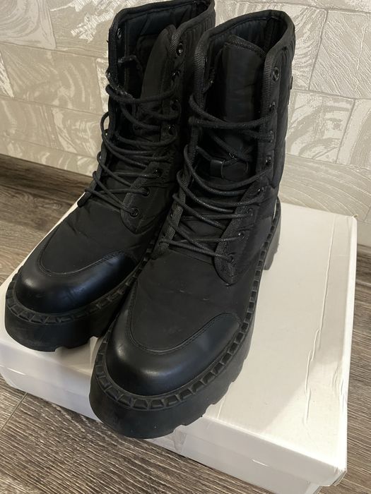 Черевики , ботінки estro