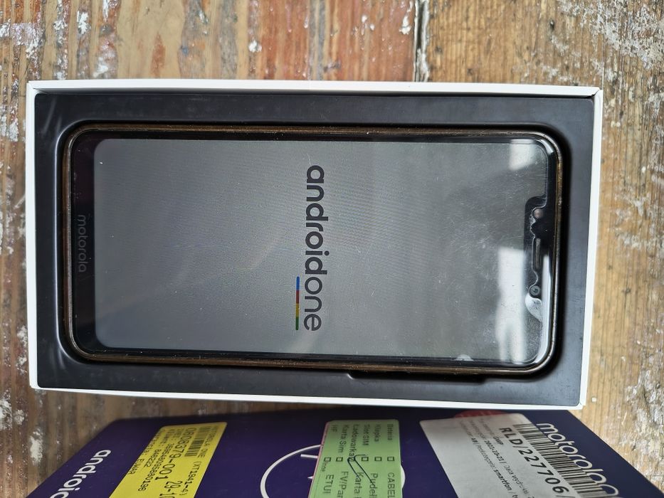 Telefon Motorola One